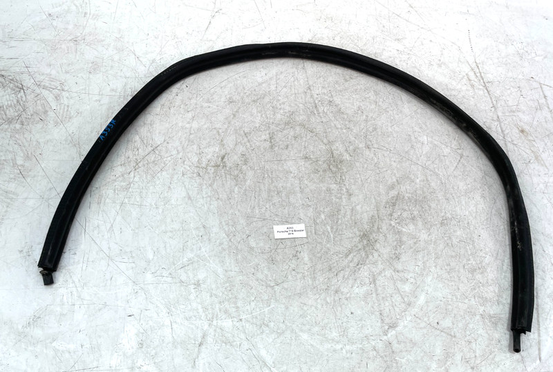 ✅ 13-24 OEM Porsche 718 Boxster 982 Front Right Door Weatherstrip Seal 36k
