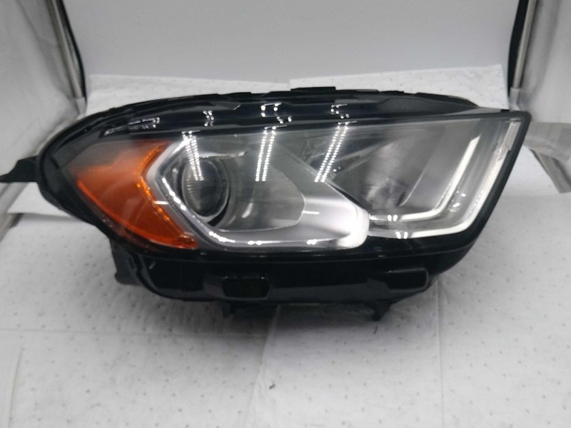 Used Right Headlight Assembly fits: 2019 Ford Ecosport SE R. Right Grade A