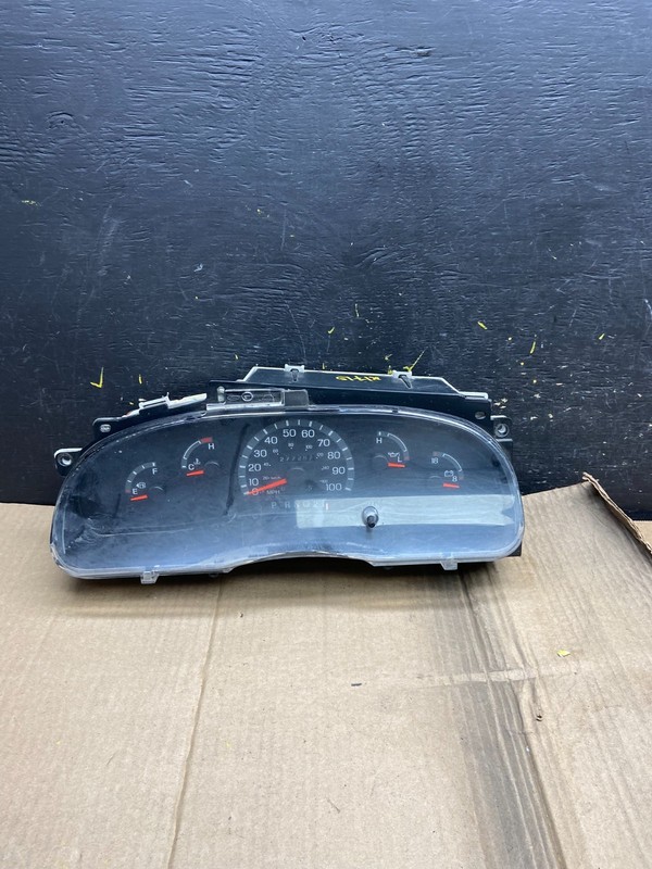 2001 - 2002 Ford Econoline E250 E350 Van Speedometer Instrument Cluster X1715 DG