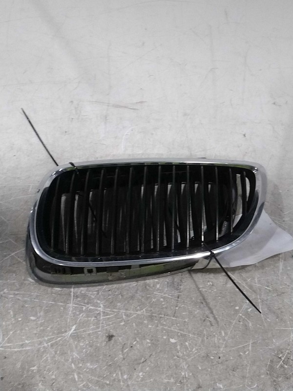 2008 BMW 328I Grille OEM 51117175298 Used, 181k Miles, Genuine Parts