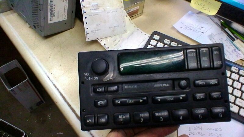 Audio Equipment Radio AM-FM Cassette And CD Control Fits 99-01 NAVIGATOR 54832