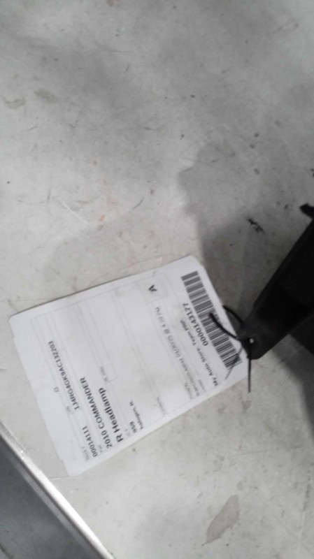 2010 Jeep Commander Right Headlight Assembly Black OEM 6891 Used 149K Miles