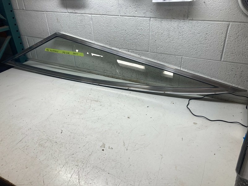 Z7 1994 Monterey 190 SCR Boat Windshield Passenger Left Port Side