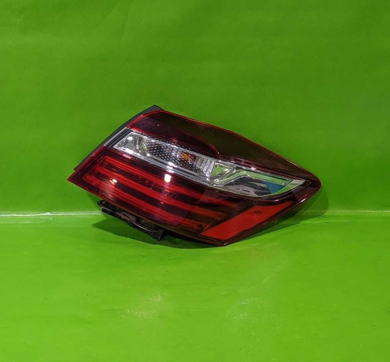 16 17 ACCORD PASSENGER RIGHT QUARTER TAILLIGHT LAMP INCANDESCENT OEM 4580-42