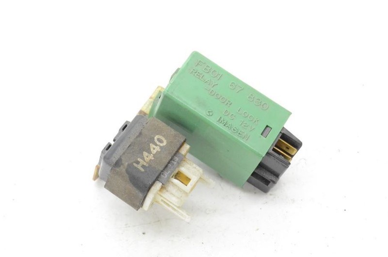 1989-1991 Mazda Rx7 13B Vert Door Lock Relay with Bracket FB01 67 830