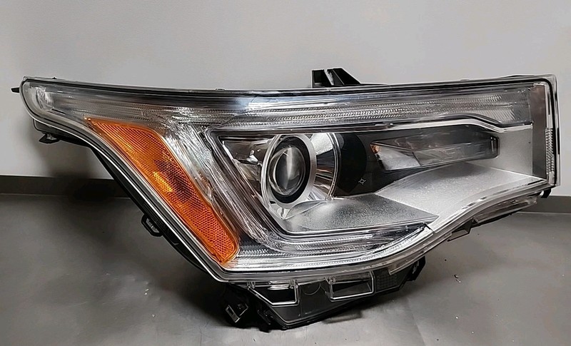 84736973 | 17 18 19 GMC ACADIARight Passenger HEADLIGHT HALOGEN OE LEDRH