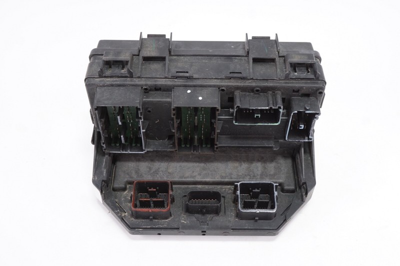 JEEP GRAND CHEROKEE DODGE DURANGO Main Fuse Box BCM OEM 2011