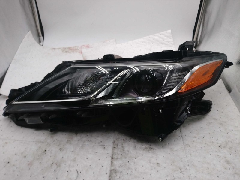 2020 Toyota Camry Left Headlight Assembly Grey Used 107K Miles OEM Replacement