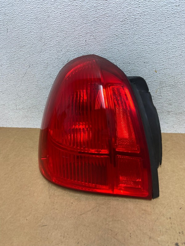 2003 to 2011 Lincoln Town Car Left Driver Lh Side Tail Light OEM AE3009 LK