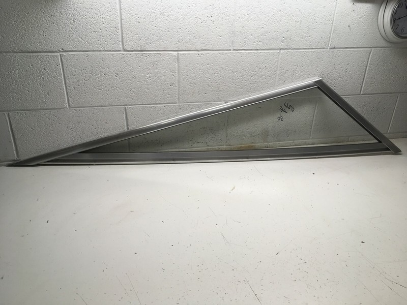 Z7 1995 Starcraft 1720 Boat Windshield Driver Right Starboard Side
