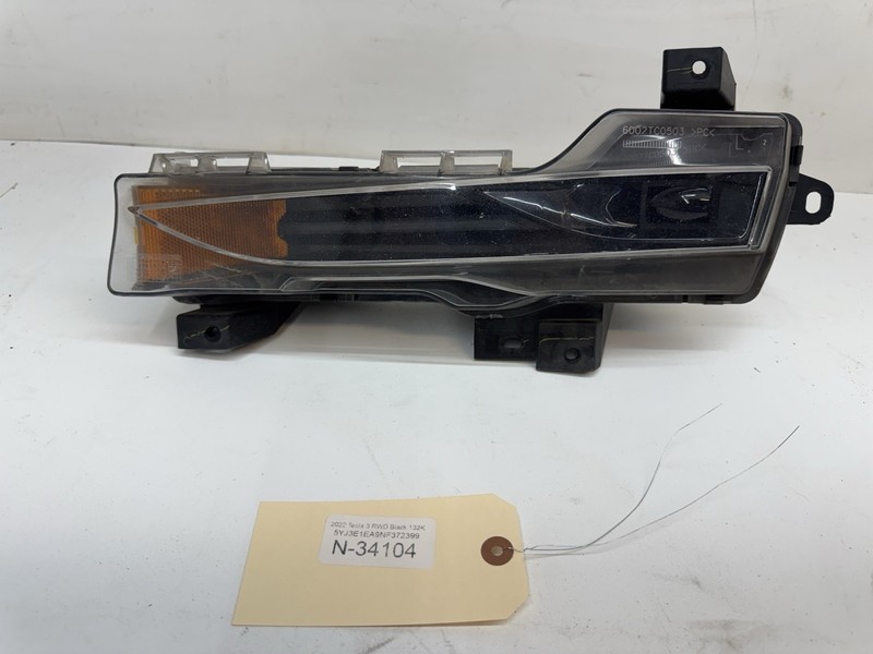 17-20 Tesla Model 3 OEM LH Fog Light 1077389-00-F 34104 U17