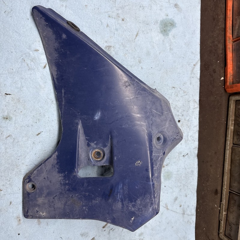 1990 - 20001997 Yamaha RT100 Enduro Motorcycle Gas Tank Right Side Body Panel
