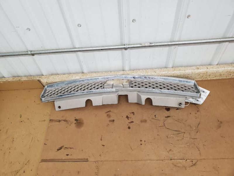 Grille VIN W 4th Digit Limited Without Fog Lamps Upper Fits 12-16 IMPALA 286150