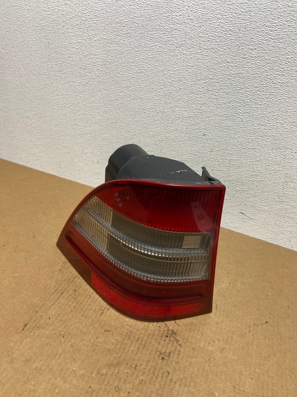 1998 1999 2000 2001 Mercedes ML320 ML-Class Left Driver LH Tail Light AC1853 LK