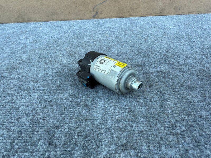 KIA STINGER 18-23 OEM FRONT SEAT ADJUSTMENT MOTOR (FITS LEFT & RIGHT)