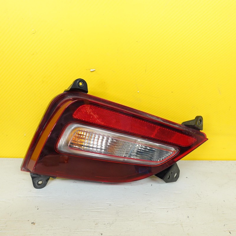 2019-2020 HYUNDAI SANTA FE TAIL LIGHT LAMP BUMPER MOUNTED LEFT REAR 92405S1000