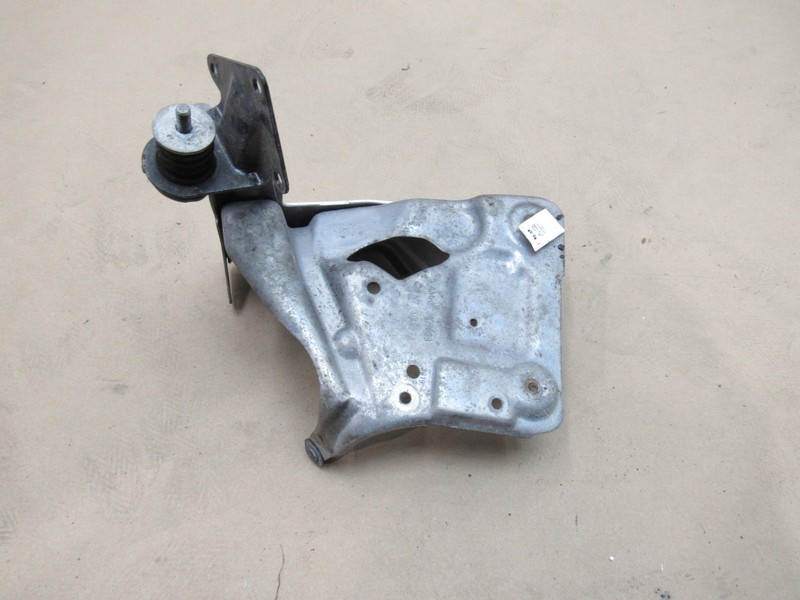 Mercedes S560 2020 W222 Air Suspension Compressor Bracket Mount 18-20 *