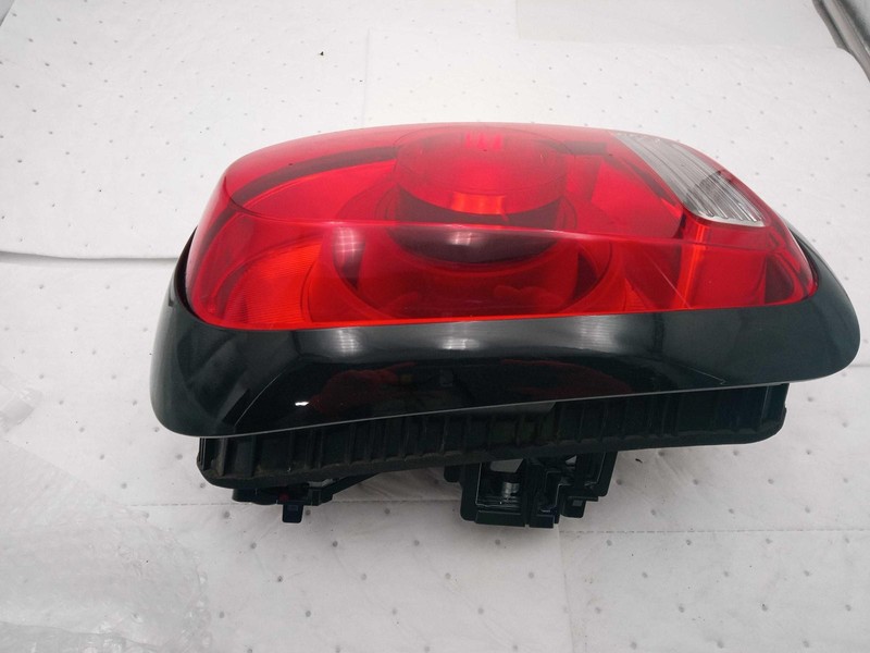 Used Left Tail Light Assembly fits: 2019 Mini Countryman incandescent Left Grade