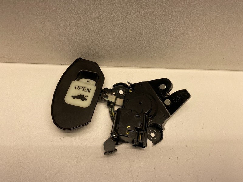 2014-2016 MAZDA 6 POWER TRUNK LATCH LOCK ACTUATOR OEM