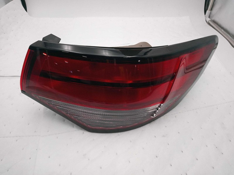 2020 Nissan Sentra Right Tail Light Assembly Grey OEM Used 710820 80K Miles