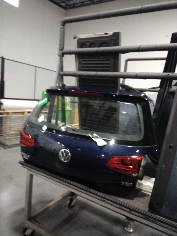 Used Deck Lid fits: 2017 Volkswagen Golf spoiler w/rear view camera Grade A