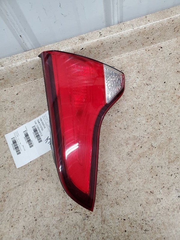 Passenger Tail Light Lid Mounted Incandescent Fits 14-15 SORENTO 305301