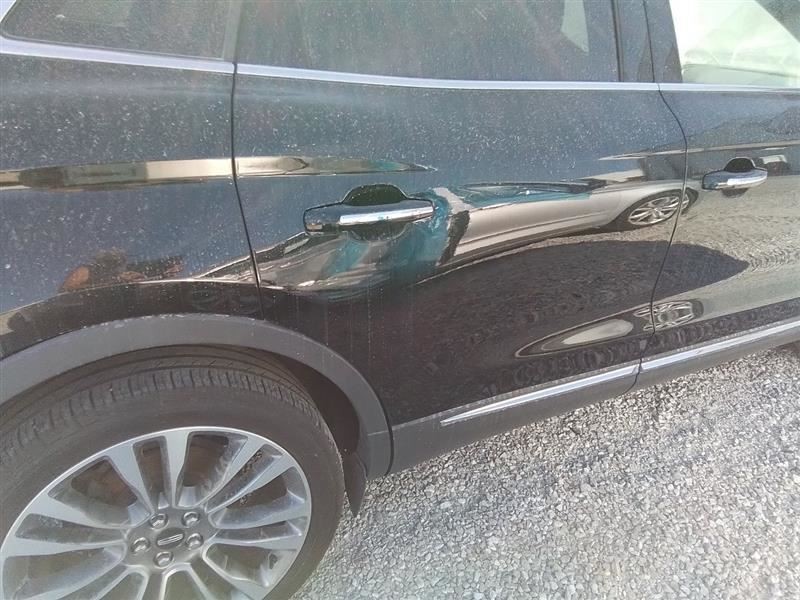 Passenger Right Rear Side Door Fits 16-18 MKX 3333980