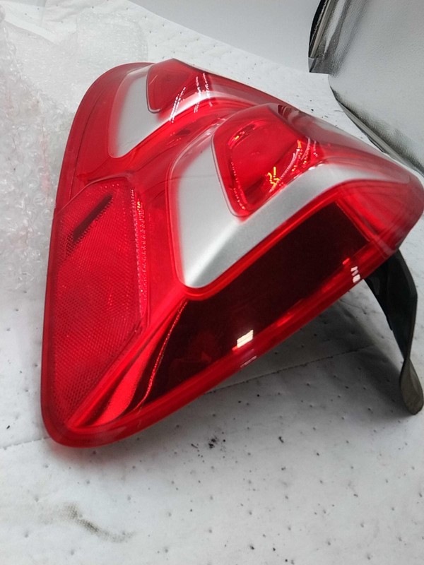 2016 Chevrolet Equinox Right Tail Light Assembly Red OEM 172739 195K Miles