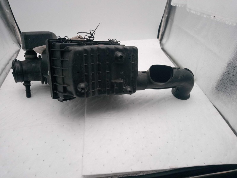 Ford Fusion 2010 Air Cleaner/Box 2.5L 569338 9670