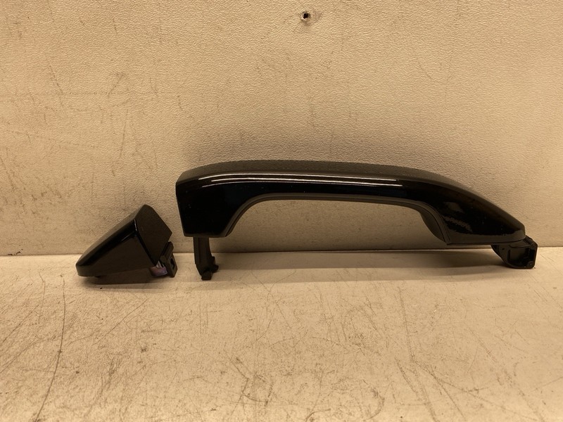 2015-2020 Chevrolet Tahoe Right Side Front Exterior Door Handle Black OEM
