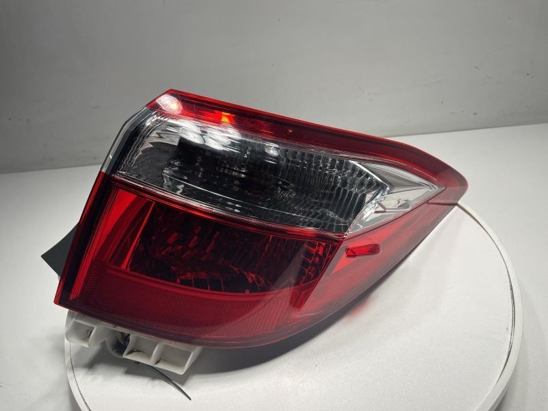 RIGHT QUARTER TAIL LIGHT FITS 14-16 TOYOTA COROLLA 32517