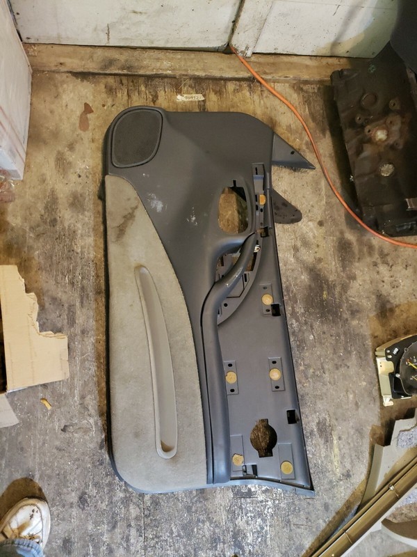 1995-1999 Chevy Monte Carlo 2DR Coupe Front Pass Right Front Door Panel #1