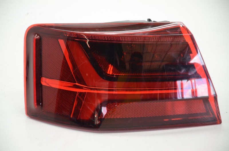 16-18 Audi A6 Driver Left Rear Quarter Panel Mounted Tail Light