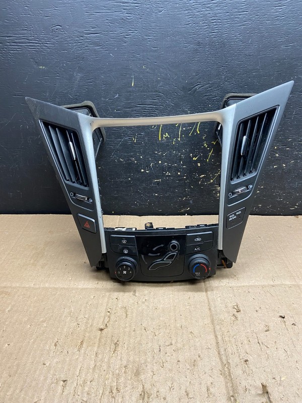 2011 to 2014 Hyundai Sonata Center Radio Climate Control Air Vent Bezel AB1744DG