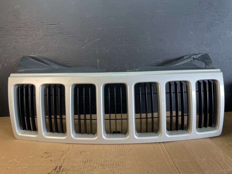 2008 2009 2010 Jeep Grand Cherokee Front Upper Grill Grille OEM ac5444 DG