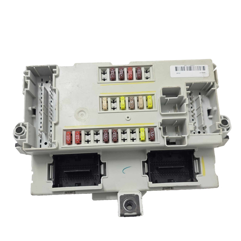 Dodge Dart Body Control Module Relay Fuse Box 2015 P/N 68199630AE