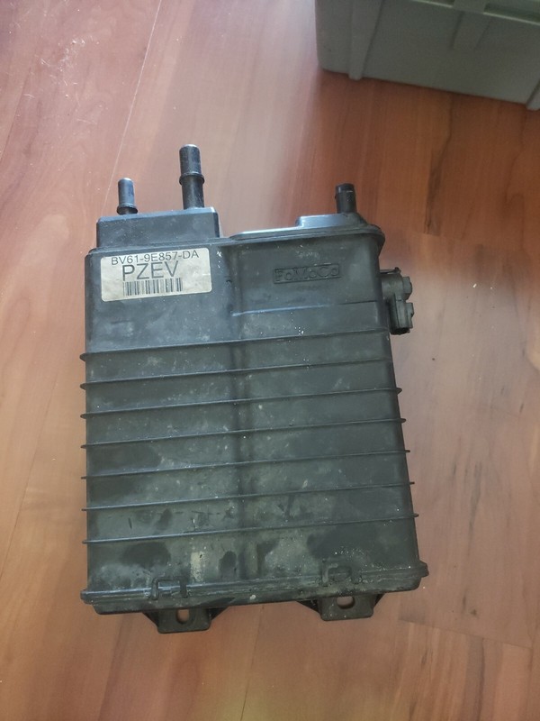 Evaporator Canister FORD FOCUS 12 - 18 Low miles BV61-9E857-DA