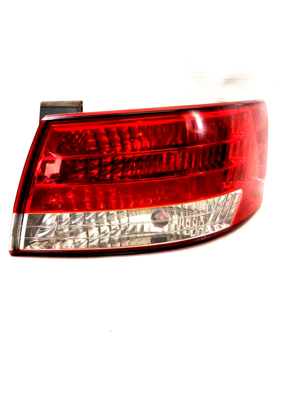 2006 - 2008 Hyundai Sonata RH Passenger Side Tail Light Assembly 924023K020
