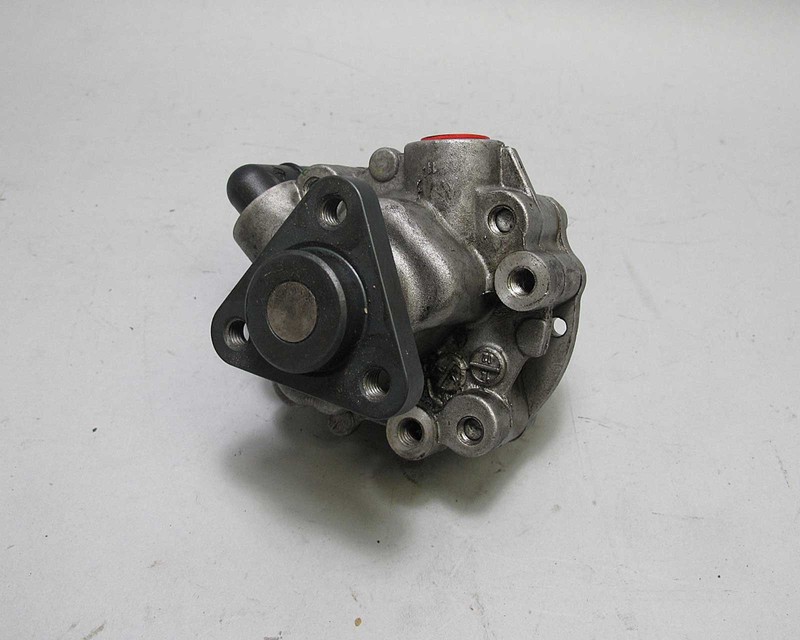 2003-2006 BMW E46 3-Series Power Steering Pump LF-20 LUK 110 Bar OEM