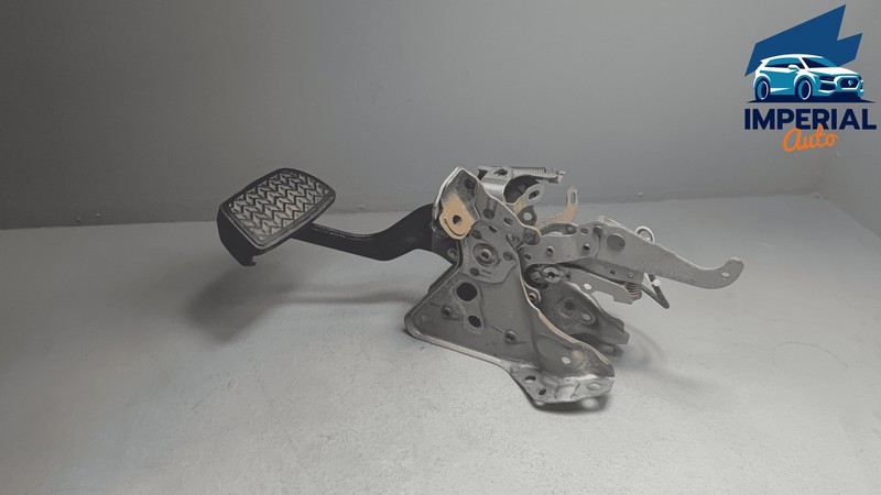 2019 - 2022 TOYOTA RAV4 BRAKE STOP PEDAL ASSEMBLY W/ BRACKET OEM