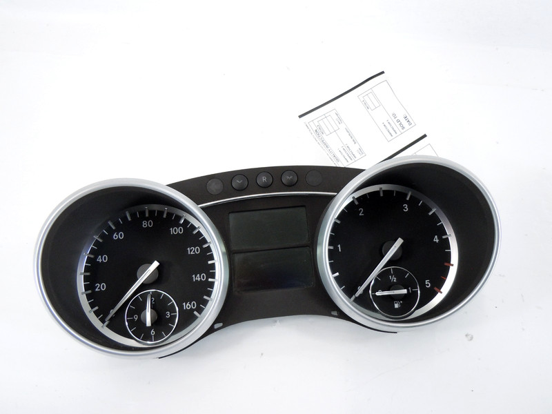2010-2012 Mercedes-Benz GL350 Speedometer Instrument Gauge Cluster MPH OEM 80K