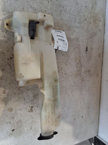 Wash Reservoir With Low Level Indicator Fits 99-05 SIERRA 1500 PICKUP 3321639