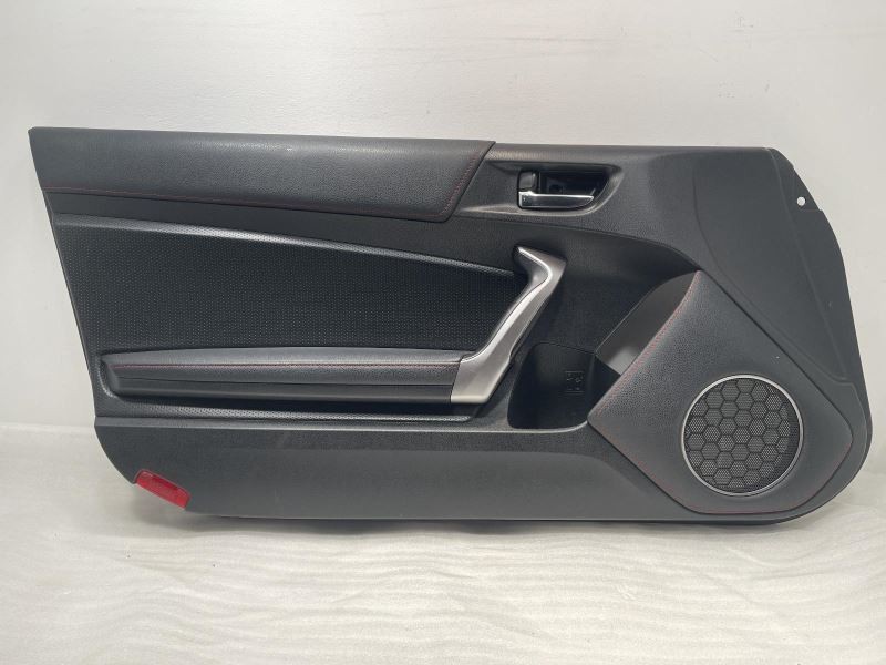 2013-2016 LEFT DRIVER FRONT DOOR PANEL BLACK W/RED STITCHING TC: M20 21K 51495