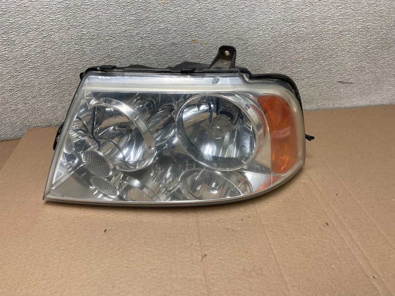 Xenon 2003-2006 Lincoln Navigator Left Driver Side Headlight OEM AB2326 DW
