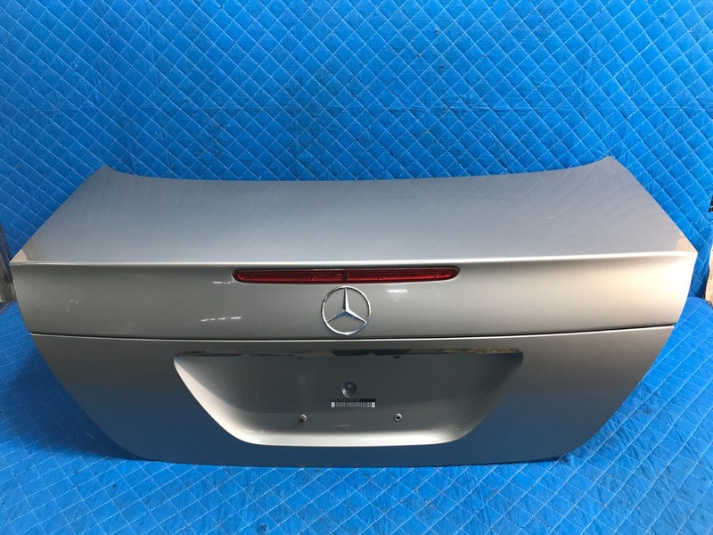 2005 MERCEDES E320 Trunk Decklid Hatch Tailgate Silver OEM