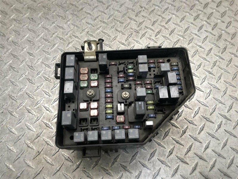 2008 CADILLAC SRX RELAY FUSE BOX JUNCTION BOX OEM 25822671