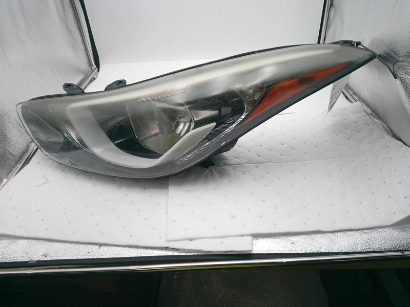 Used Left Headlight Assembly fits: 2016 Hyundai Elantra Cpe reflector Korea buil