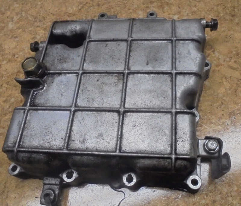 2000 Honda VFR 800 VFR800 Interceptor Engine Oil Drain Pan Plug Case Cover Panel