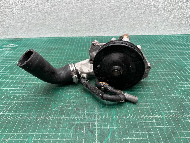 10-12 JAGUAR XF engine COOLANT WATER PUMP W/ PULLEY OEM