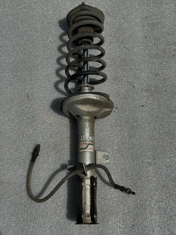 1992 1993 TOYOTA CELICA GT-S LEFT REAR STRUT SPRING KYB 2WD LIFTBACK